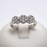 Anello Trilogy a Fiore in Oro e Diamanti 0.80ct Giorgio Visconti