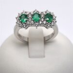 Anello Trilogy di Smeraldi 0.82ct Contornati di Diamanti 0.55ct Giorgio Visconti