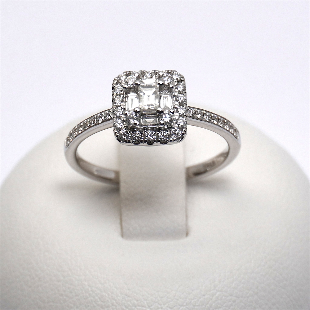 189-giorgio-visconti-anello-diamante-prezzo-oro-bianco-gioielleria-bari-ab-preziosi-balzano-ABX16953.jpg Anello Forma Rettangolare di Diamanti Taglio Brillante e Baguette Giorgio Visconti - immagine 1