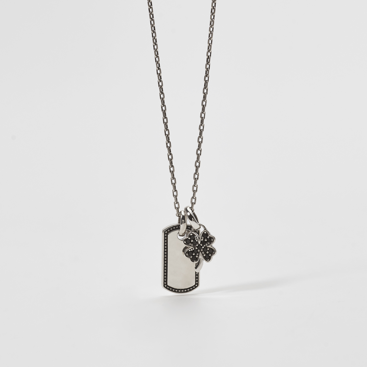 553473.jpg Collana Forzatina con Piastrina e Quadrifoglio con Zirconi Neri Uomo Mabina - immagine 1
