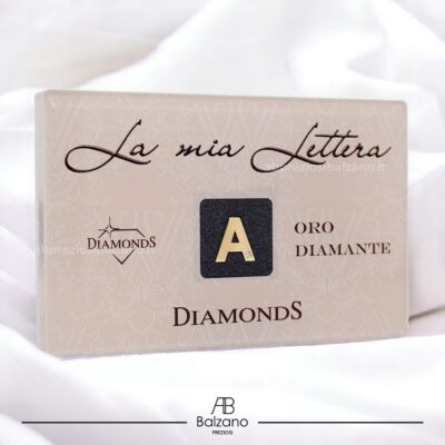 blister lettera iniziale in oro 18kt e diamante idea regalo comunione battesimo cresima prezzi ab preziosi balzano